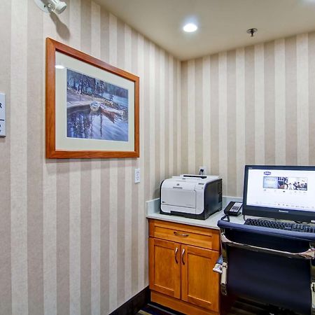 Hampton Inn By Hilton Kamloops Esterno foto