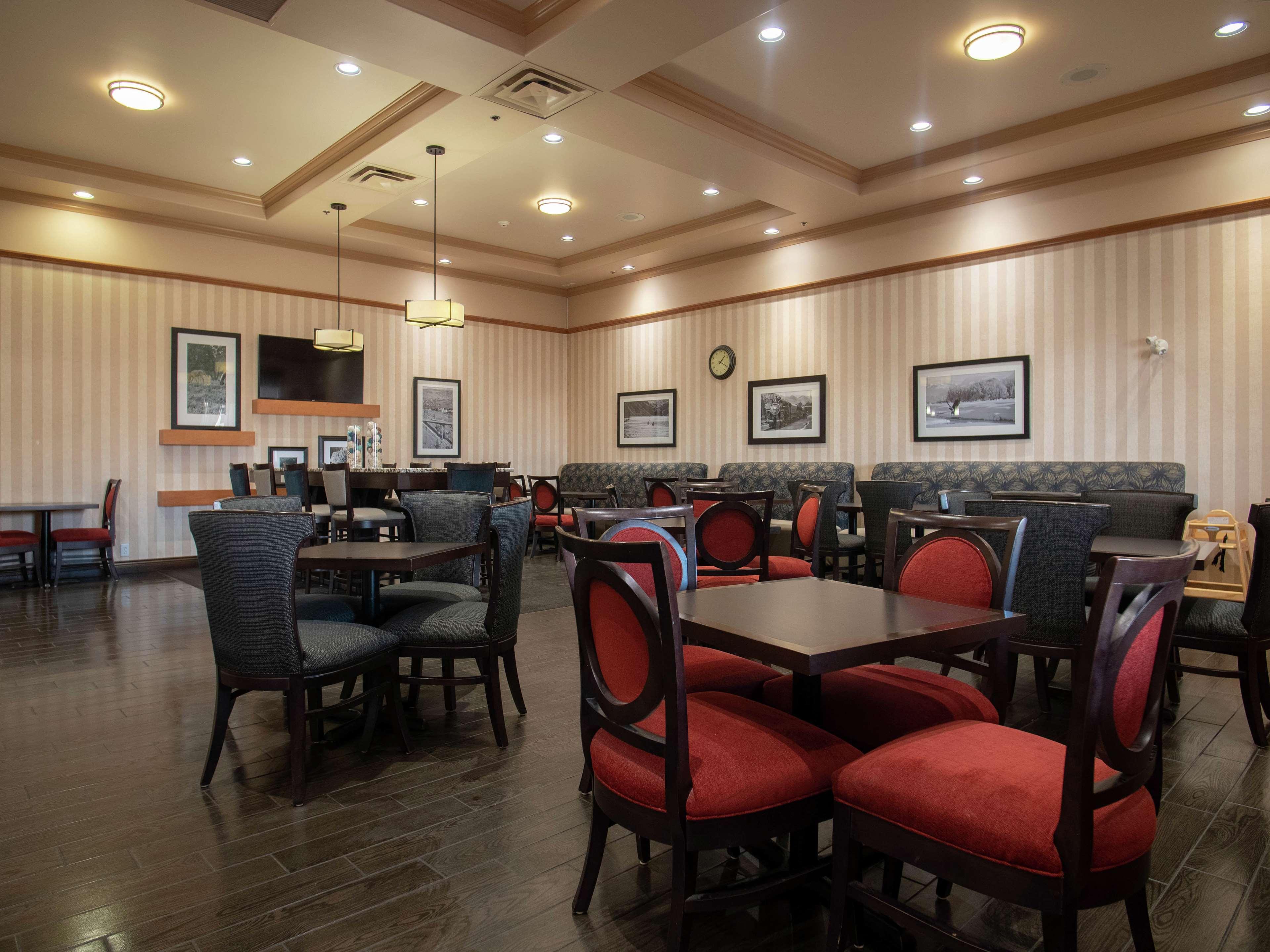 Hampton Inn By Hilton Kamloops Esterno foto