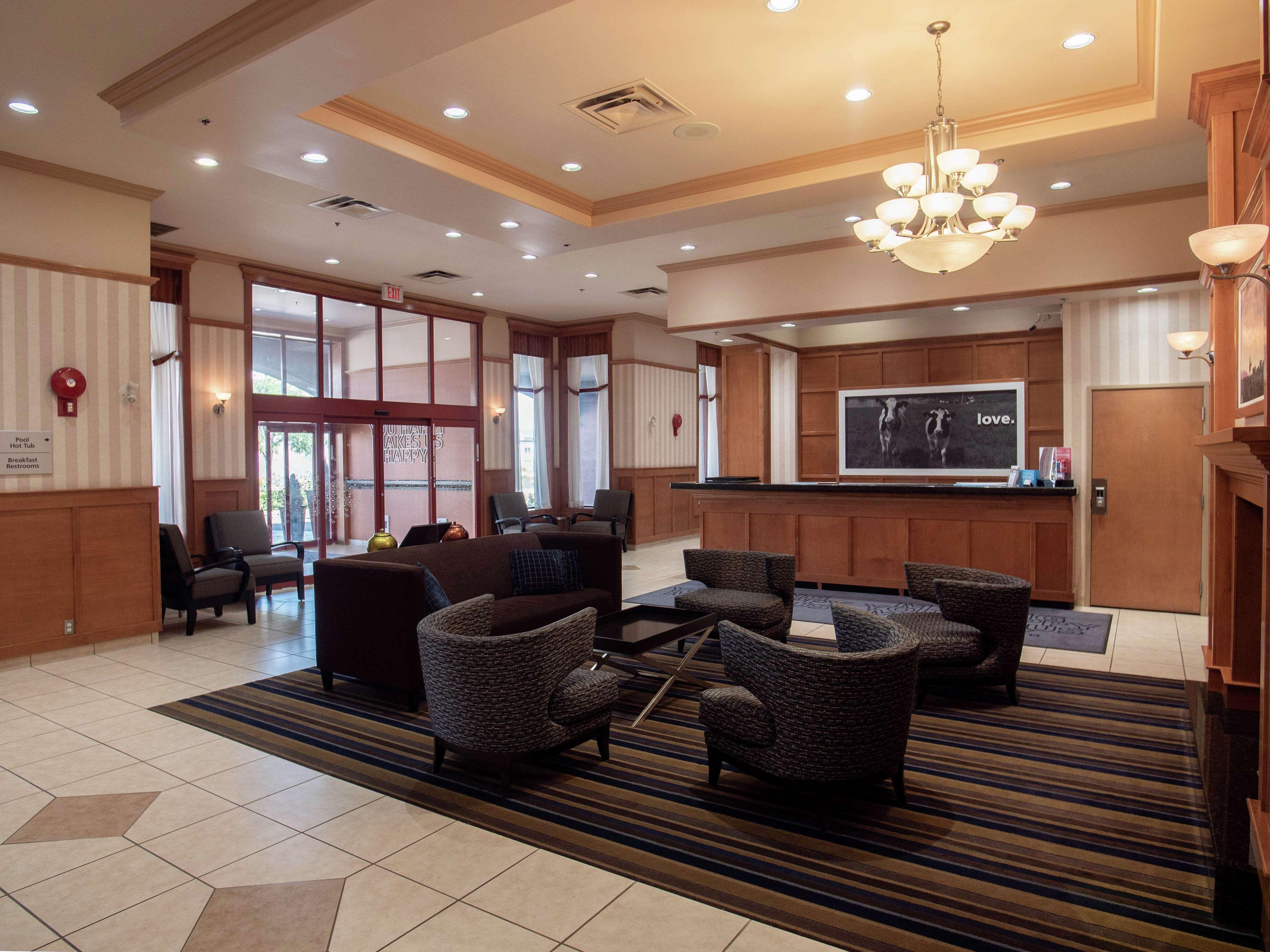 Hampton Inn By Hilton Kamloops Esterno foto