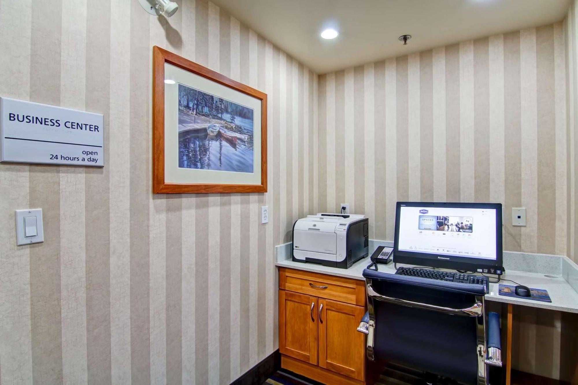 Hampton Inn By Hilton Kamloops Esterno foto