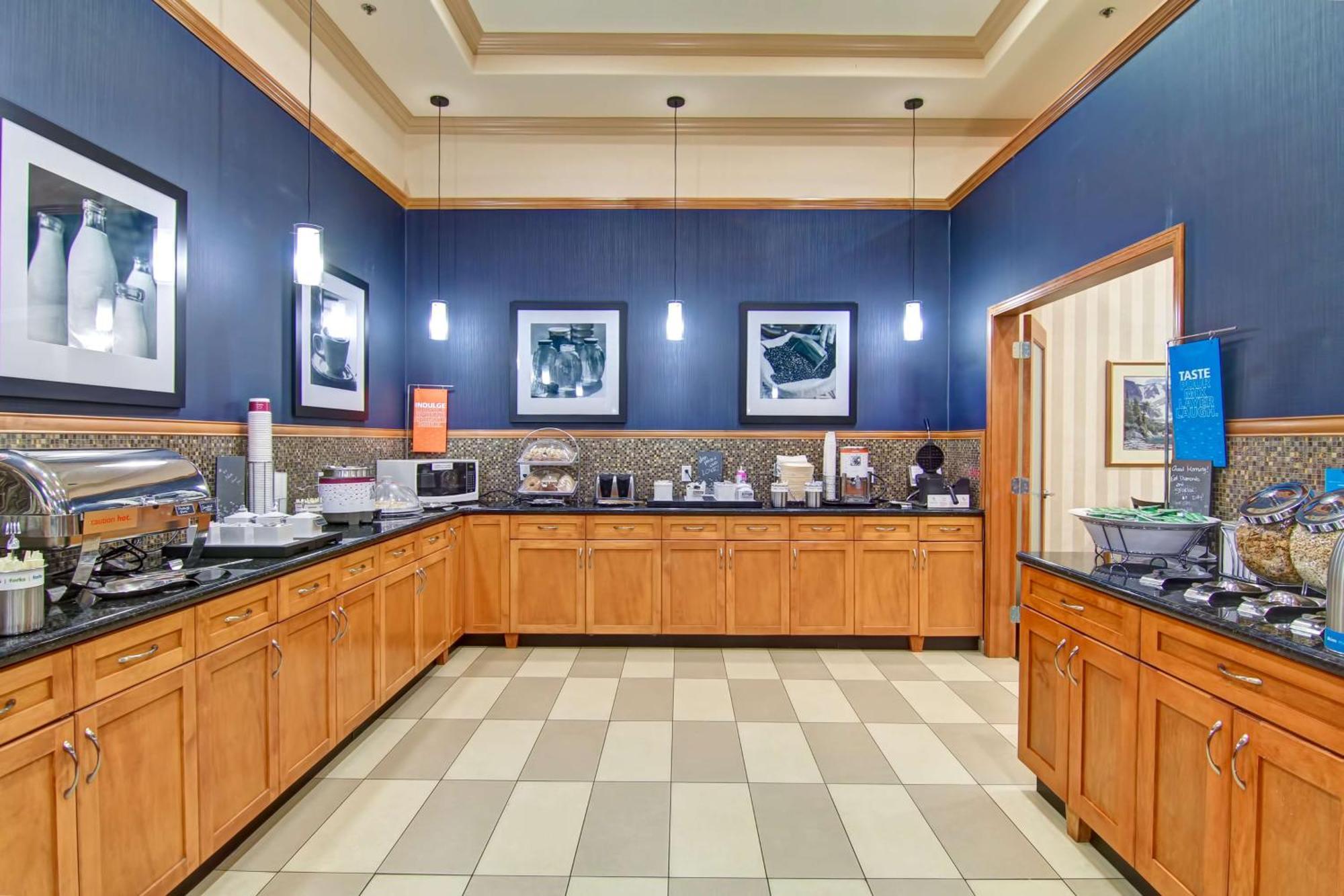 Hampton Inn By Hilton Kamloops Esterno foto